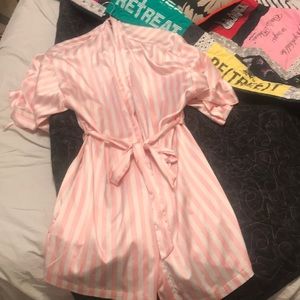 Vicotoria secret robe